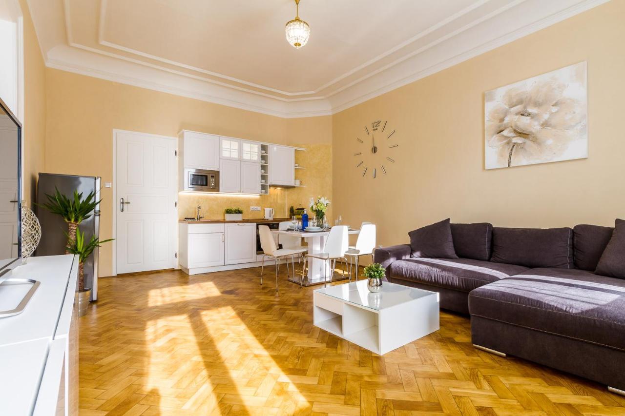2bds In Ujezd - P14 Apartment *
