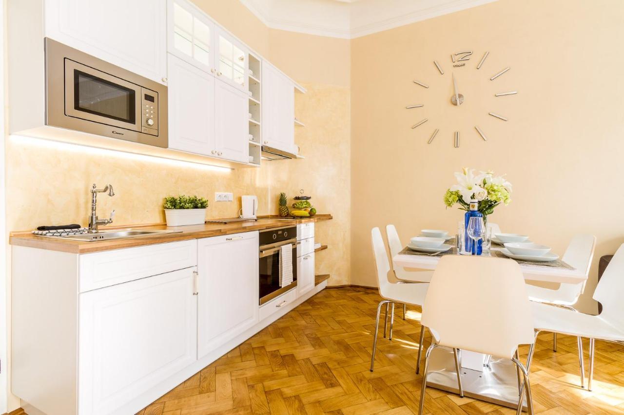 2bds In Ujezd - P14 Apartment
